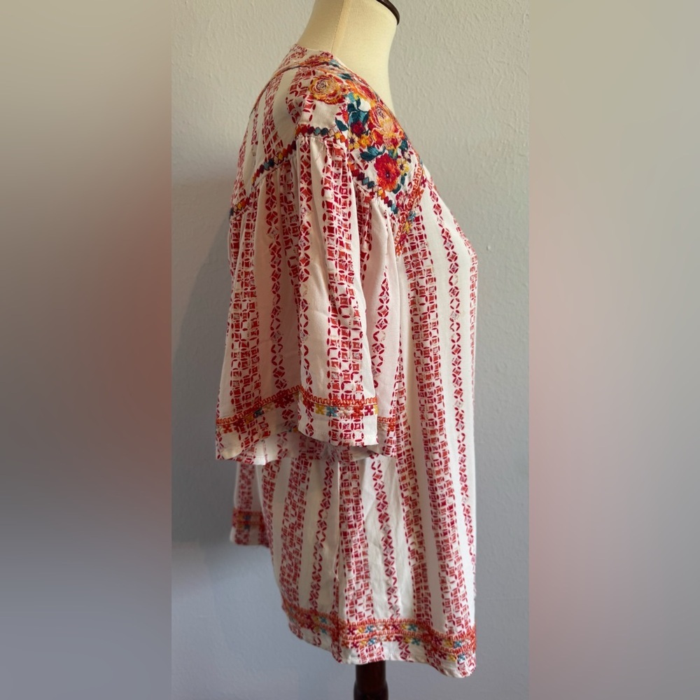 Savanna Jane White Top with Coral Embroidery &Multicolor Accents Size Medium - Picture 5 of 12